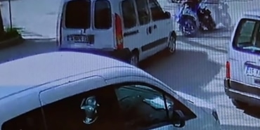 Bursa’da hafif ticari araç ile motosiklet çarpıştı: 1 yaralı