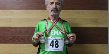 78 yaşında 2 madalyanın sahibi oldu