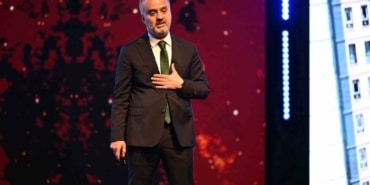 Başkan Aktaş: “Yeni evlenecek çiftlere düğün salonu bizden”