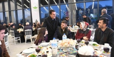 Başkan Dündar, şehit aileleri onuruna iftar verdi