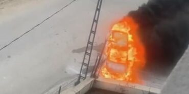 Duvara çarpan otomobil yanarak kullanılamaz hale geldi