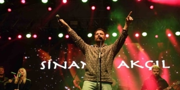 Osmangazi Meydanı’nda coşku Sinan Akçıl ile devam etti