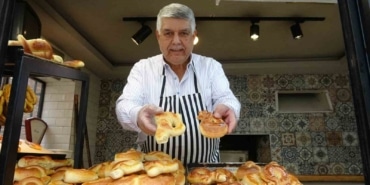 (Özel) 91 yıllık gelenek...İftarlık tabanca, kılıç ve testiler büyük ilgi görüyor