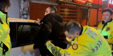 (Özel) Böyle kovalamaca görülmedi...Polisi görünce geri vitese taktı, son sürat kaçmaya çalıştı