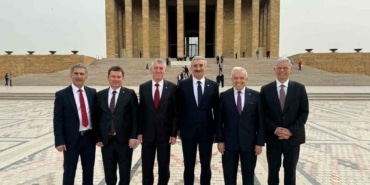 Bursa’da CHP’den seçilen başkanlar Yerel Yönetimler Çalıştayı’na katıldı