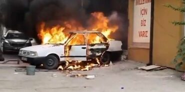 Bursa’da otomobiller alev topuna döndü
