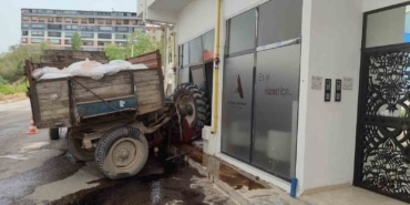 Kontrolden çıkan traktör kaza yaptı: 2 yaralı