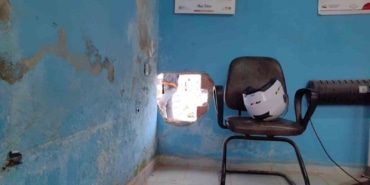 Mazbatasını bugün alan muhtara muhtarlık binası şoku