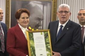 İYİ PARTİ’DE DEVİR TESLİM TÖRENİ YAPILDI
