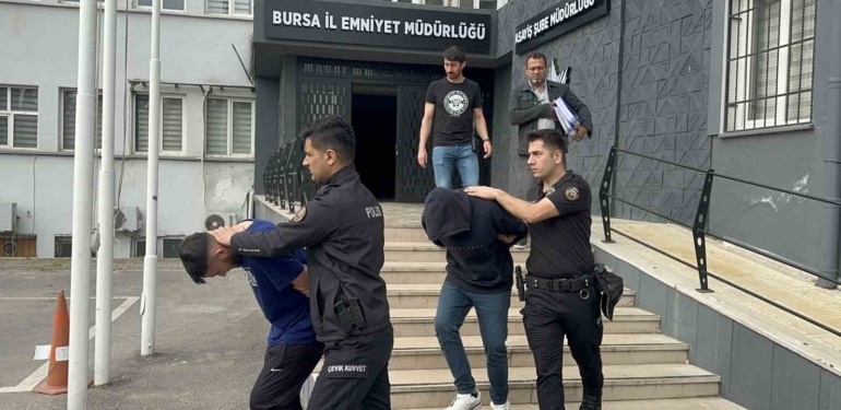 Sahte genç kız profili açarak vatandaşları dolandıran 9 şahıs tutuklandı