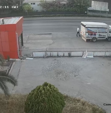 Azılı dolandırıcıyı saklamaya güneş kremi bile yetmedi