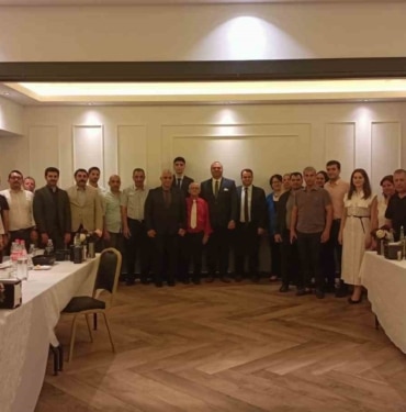Başsavcı, avukatı heimlich manevrası ile kurtardı