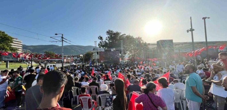 Bursa’da dev ekranda maç milli maç heyecanı