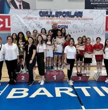 Osmangazili badmintonculardan Türkiye şampiyonluğu