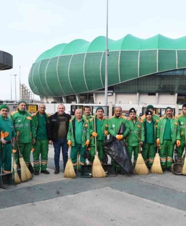 Stadyumun temizliğine Osmangazi desteği