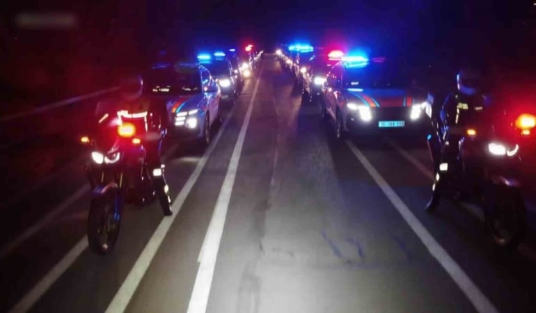 Yüzlerce kişiyi ölümden kurtaran operasyon...Sahte içkiyi yüzey temizleyici ile kamufle ettiler
