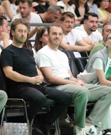 Ertuğrul Ersoy’dan Bursaspor Yörsan’a tribün desteği