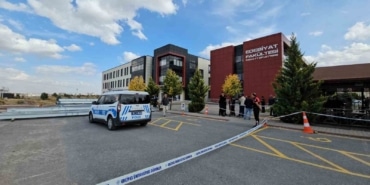 ÜNİVERSİTEDE CİNAYET: FAKÜLTE ÖNÜNDE ESKİ EŞİ TARAFINDAN VURULAN KADIN HAYATINI KAYBETTİ