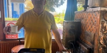 İZNİKLİ ESNAFTAN PAPA'YA SÜRPRİZ TEKLİF PAPA'YA TÜRK KAHVESİ İKRAM EDECEK