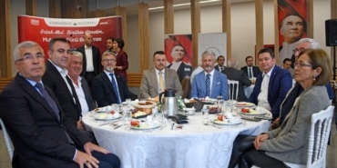 OSMANGAZİ'DE MUHTARLAR GÜNÜ BULUŞMASI BAŞKAN AYDIN: 'BU BİZİM MUHTARLARLA 1,5 YILDA 9'UNCU BULUŞMAMIZ'