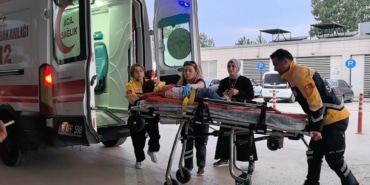 İNEGÖL'DE 3. KATTAN DÜŞEN 5 YAŞINDAKİ ÇOCUK AĞIR YARALANDI