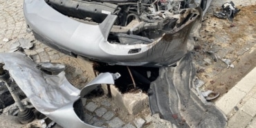 HURDAYA DÖNEN OTOMOBİLDEN YARALI KURTULDU