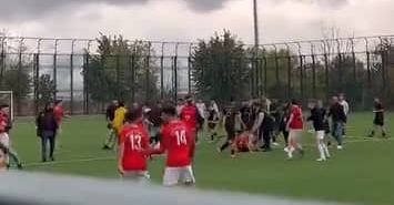 BURSA'DA U16 MAÇINDA YUMRUKLAR KONUŞTU