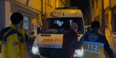 80'LİK VATANDAŞLARIN İÇKİ GECESİ HASTANEDE BİTTİ ALKOL ZEHİRLENMESİNDE 3 KİŞİ HASTANEYE KALDIRILDI