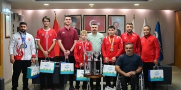 BAŞKAN YILMAZ ŞAMPİYONLARI AĞIRLADI