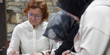 OSMANGAZİ'DE MİNYATÜR SANATI KADIN ELİYLE HAYAT BULUYOR UNUTULMAYA YÜZ TUTMUŞ MİRAS OSMANGAZİ'DE YAŞIYOR