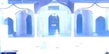 596 YILLIK TARİHİ CAMİNİN KUBBESİNE BÖYLE YILDIRIM DÜŞTÜ KORKU DOLU ANLAR KAMERADA