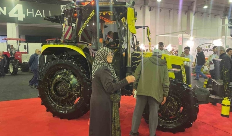 Modifiye traktörler Bursa Tarım Fuarı’nın ilgi odağı oldu