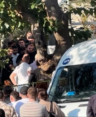SARIYER'DE KIZ ARKADAŞI OLDUĞU ÖNE SÜRÜLEN KADINI ÖNCE VURDU, ARDINDAN AYNI SİLAHLA İNTİHAR ETTİ
