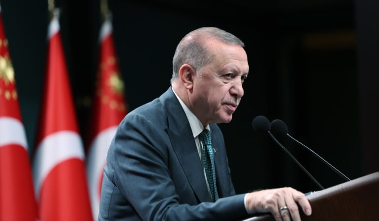 CUMHURBAŞKANI ERDOĞAN: "TERÖRSÜZ TÜRKİYE MENZİLİNE VARILDIĞINDA İNŞALLAH KAZANAN 86 MİLYONUN HER BİR MENSUBU OLACAK" "TERÖR TEHDİDİNİN KALICI OLARAK BİTMESİYLE DOĞU VE GÜNEYDOĞU ANADOLU ÇOK FARKLI BİR İVME YAKALAYACAK; BÖLGE ŞEHİRLERİMİZ TURİZMDE DE ŞAHA KALKACAK" "BİR DEFA BİZ ŞUNDAN EMİNİZ: İLK MİLLİ JET EĞİTİM VE HAFİF TAARRUZ UÇAĞIMIZ HÜRJET NASIL KENDİ ALANINDA LİDERLİĞE OYNUYORSA, TÜM SÜREÇLER TAMAMLANDIĞINDA ALLAH'IN İZNİYLE KAAN DA AYNI ŞEKİLDE KENDİ KATEGORİSİNDE ZİRVEYİ ZORLAYACAKTIR" "BİR YANDAN YERLİ VE MİLLİ SAVUNMA PROJELERİMİZİ SÜRATLE DEVREYE ALIRKEN, AYNI ZAMANDA AVRUPALI MÜTTEFİKLERİMİZLE 'KAZAN-KAZAN' TEMELİNDE SAVUNMA İŞ BİRLİĞİMİZİ GÜÇLENDİRECEĞİZ" "TÜRKİYE, GİZLİ-AÇIK TÜM ENGELLEME ÇABALARINA RAĞMEN SAVUNMA SANAYİİNDE TARİH YAZMAYA İNŞALLAH DEVAM EDECEKTİR"