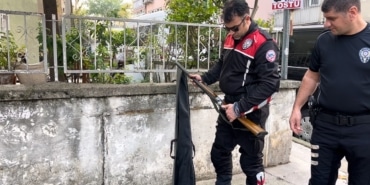 BURSA'DA 'HUZUR' UYGULAMASINDA BİR ŞÜPHELİDEN AV TÜFEĞİ ÇIKTI