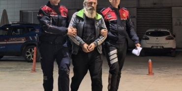 PAZARDA UYUŞTURUCU SATARKEN YAKALANDI