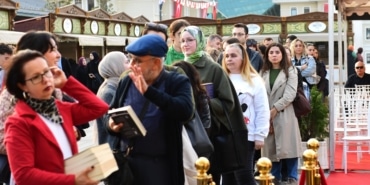 EDEBİYATIN KALBİ 9 GÜN BOYUNCA OSMANGAZİ'DE ATTI