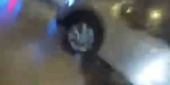 Aniden yola çıkan cip motosikletle böyle çarpıştı