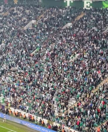 Bursaspor taraftarı tribüne uzak kaldı
