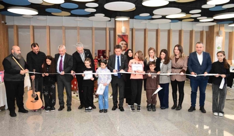 Osmangazi Belediyesi Yetenek Evleri’nde hayaller eserlere dönüştü