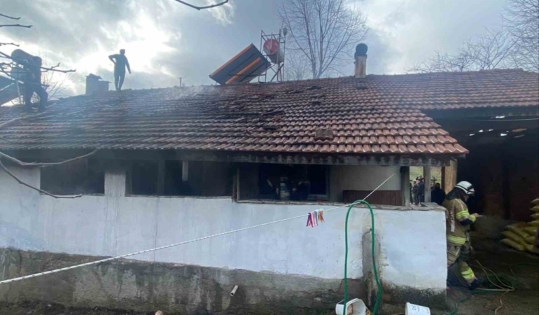 Tek yaşayan adamın evi küle döndü