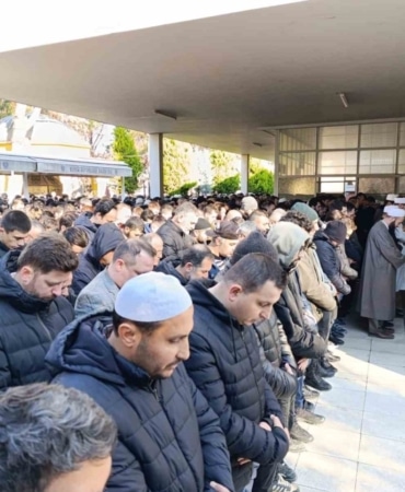 Tomruk taşıdığı vinçte akıma kapılarak hayatını kaybeden patron son yolculuğuna uğurlandı