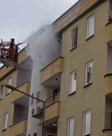 Bursa’da yemek yapılırken çıkan yangın paniğe neden oldu