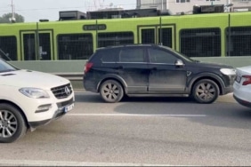 Cipi oto yolun sol şeridine kilitleyip gitti