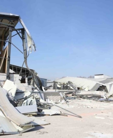 Nilüfer’de 4 kaçak bina yıkıldı