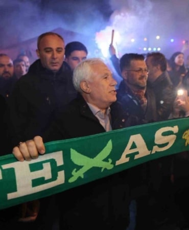 Tahanlı Pide ve çaylar başkan Bozbey’den