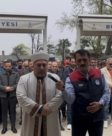 Ayla öğretmen ve 8 öğrenci için Bursa’da gıyabi cenaze namazı kılındı