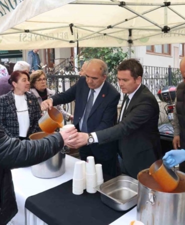 Başkan Aydın’ın cuma durağı Muradiye Mahallesi oldu