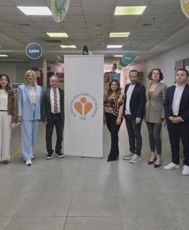 BHİD’de bayrak değişimi