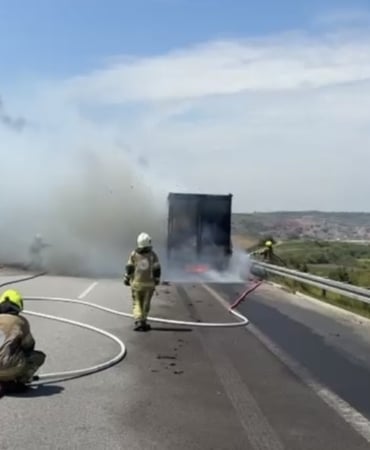 Bursa gişelerde yanan tır küle döndü